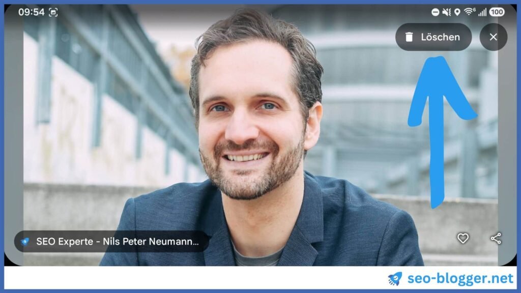 Markiert ist der Butoon "Löschen" oben im geöffnetem Foto.